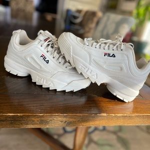 Women’s Fila size 8